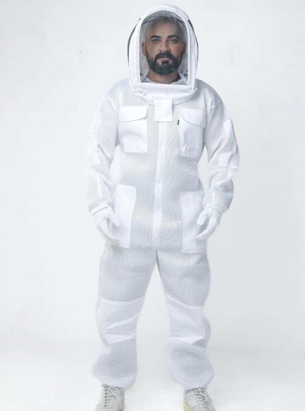 Ventilated mesh, where bee suit GSM tells you least because the gap does the work