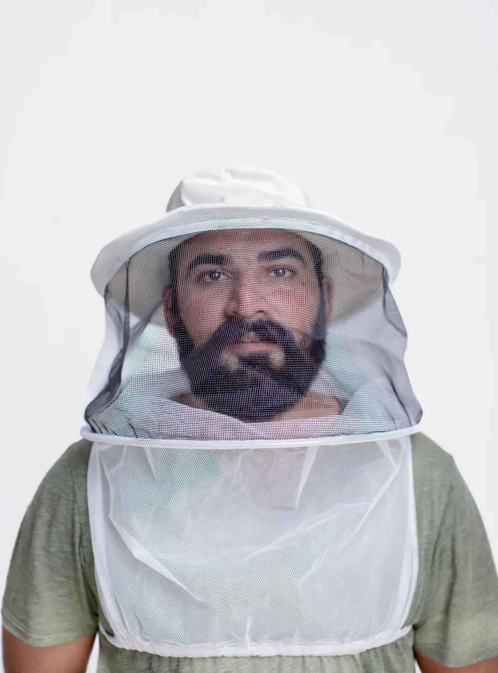 A round veil, the shape that holds its distance and protects veil visibility when looking down
