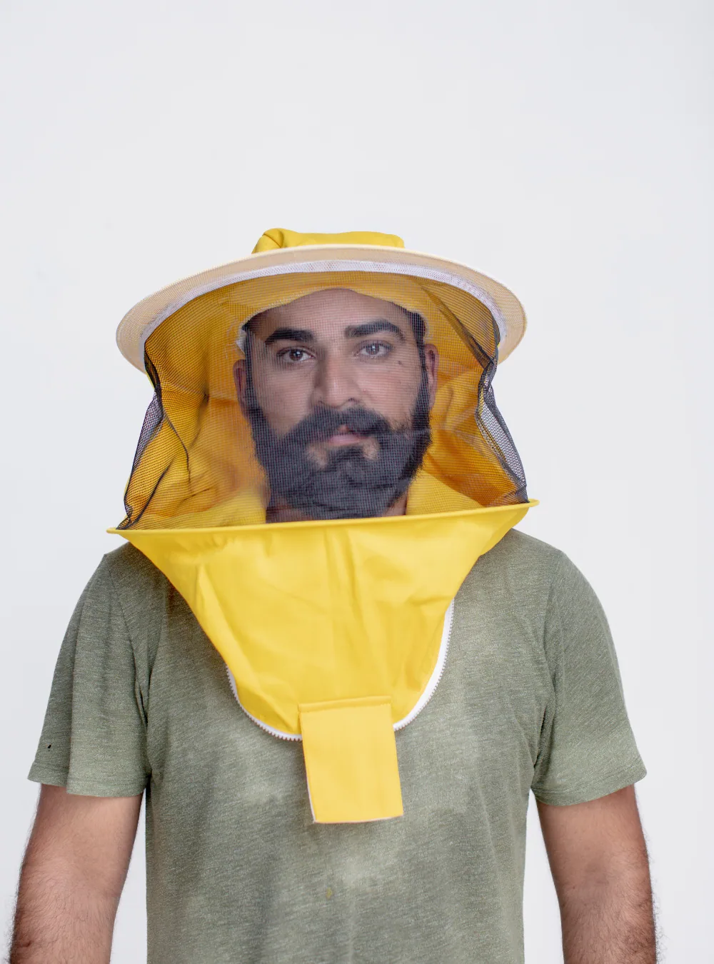 A veil with a dark face panel, which cuts the glare that matters twice as much behind a lens
